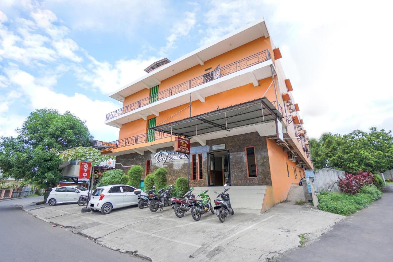 Готель Super Oyo 2639 Oxy Townhouse Манадо Екстер'єр фото